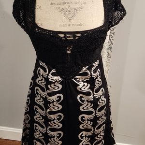 Sleeveless silky dress, crochet top